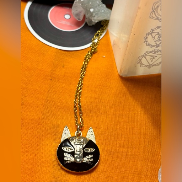 Upcycled Luxe & Handmake ❤️‍🔥 - Picture 12 of 17